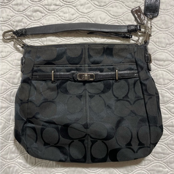 Coach Chelsea Ashlyn Black Signature Shoulder Bag No. 17834 - Picture 1 of 4